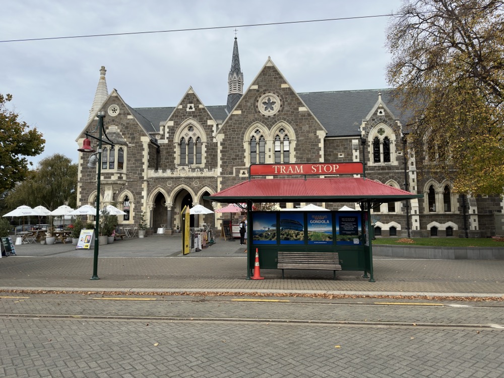 Tram Stop am Arts Centre