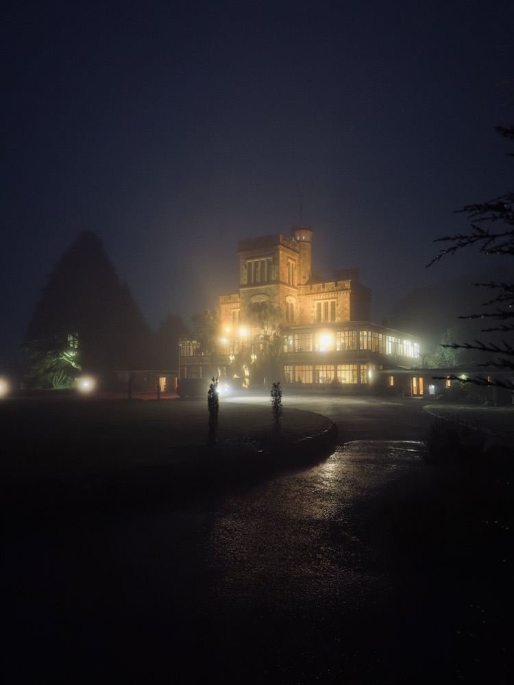 Larnach Castle bei bestem neuseeländischen Wetter